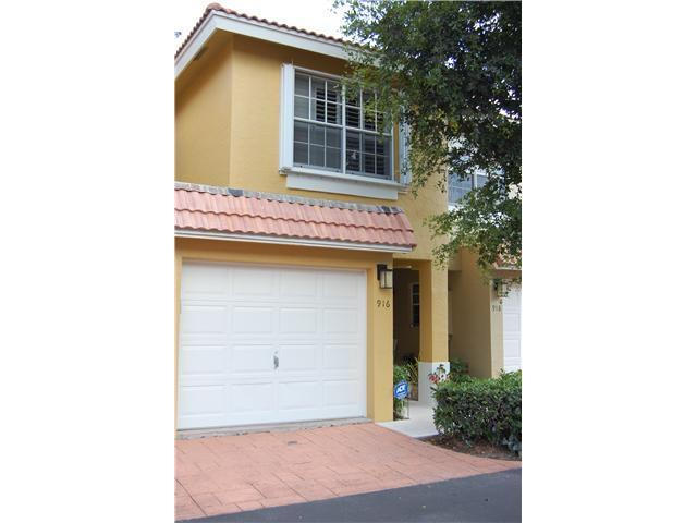 916 Jeffery Street Boca Raton, FL 33487 - Photo 8 of 48 916 front view 1