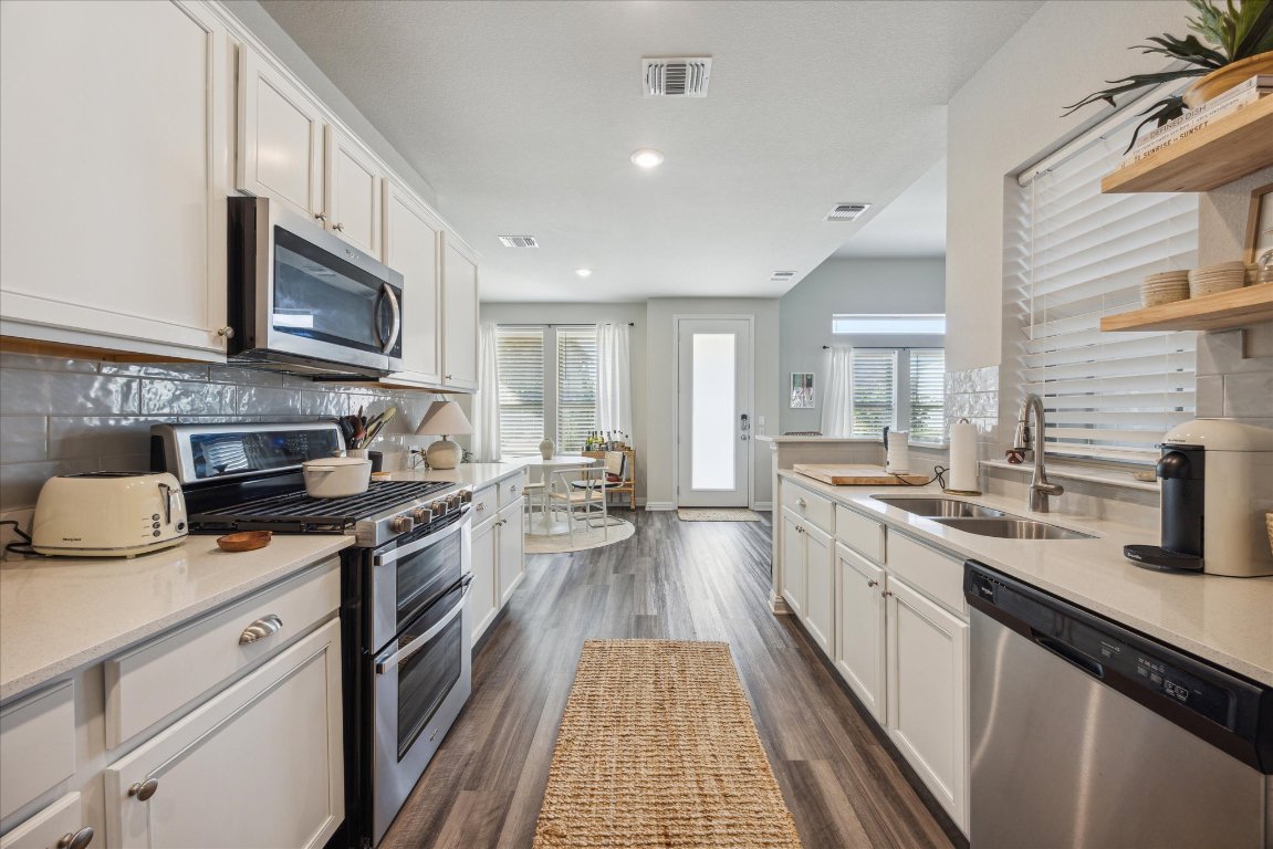 7612 Mandela Bend Austin, TX 78744 - Photo 8 of 29