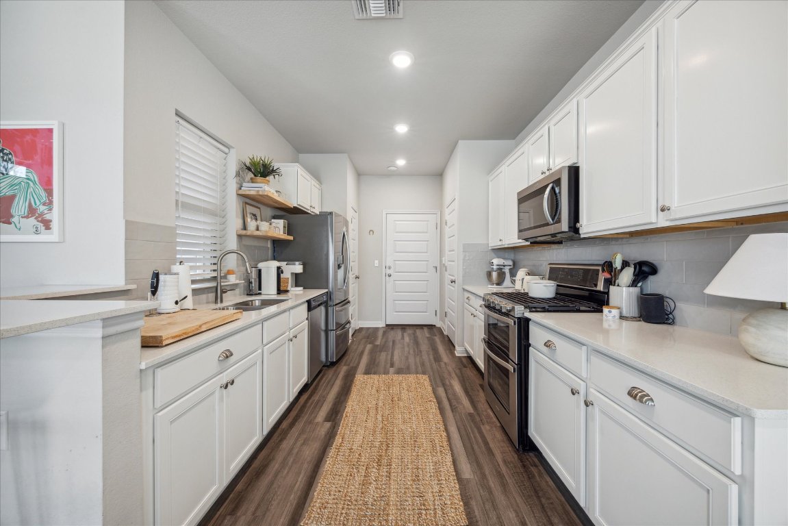 7612 Mandela Bend Austin, TX 78744 - Photo 9 of 29