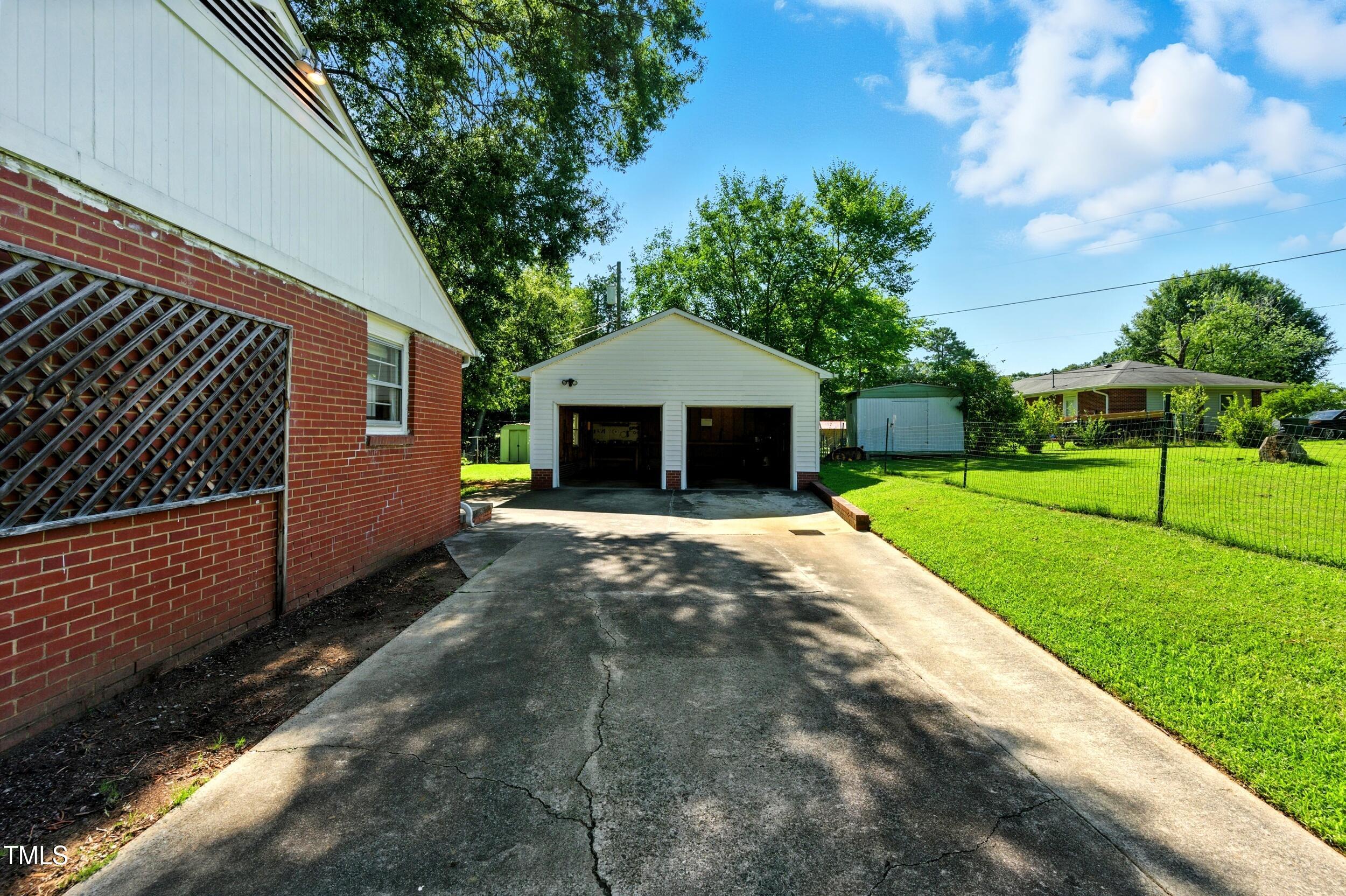 503 Stokes Road Graham, NC 27253 - Photo 9 of 47 RG1_7238