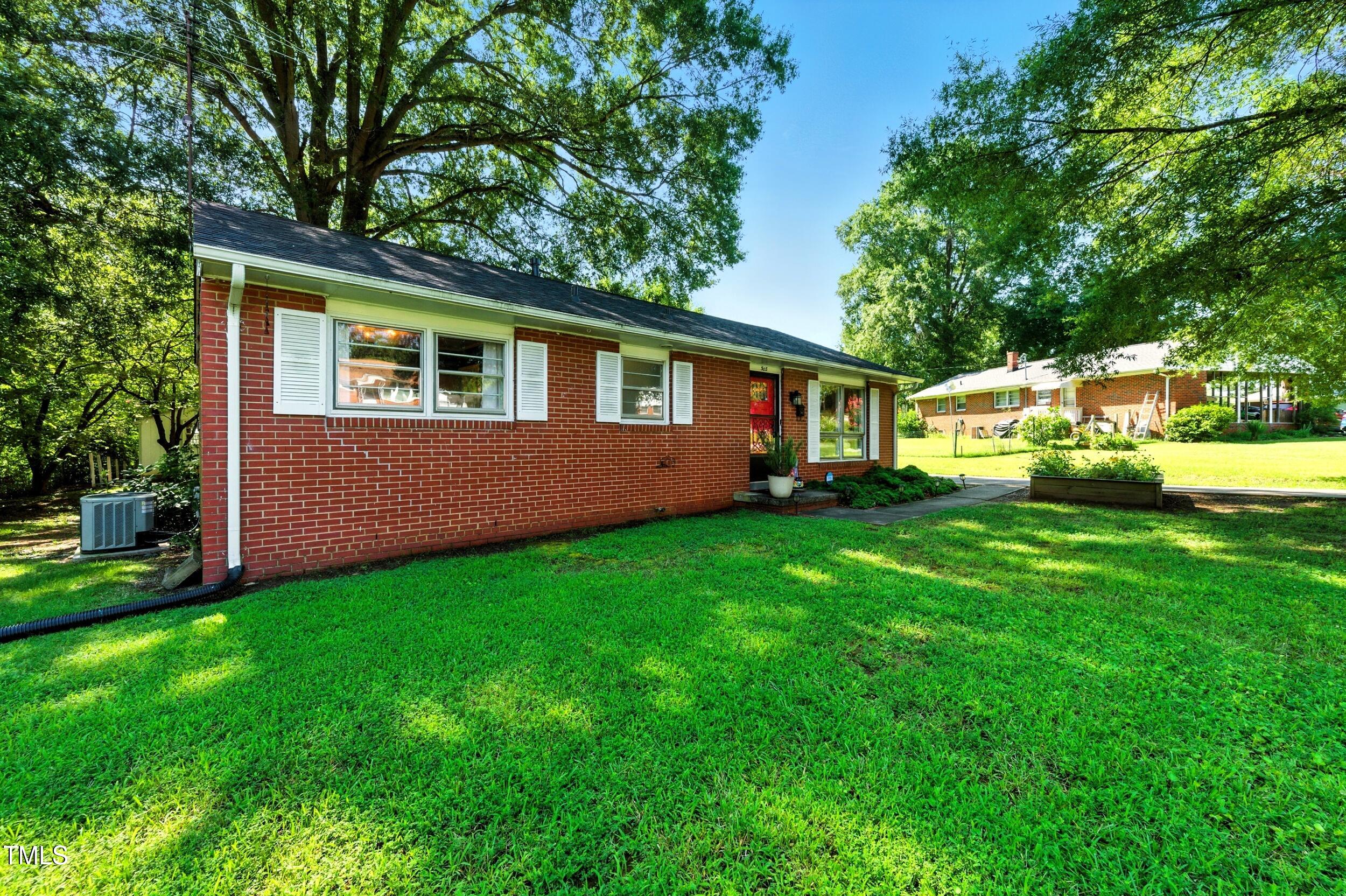 503 Stokes Road Graham, NC 27253 - Photo 4 of 47 RG1_7253