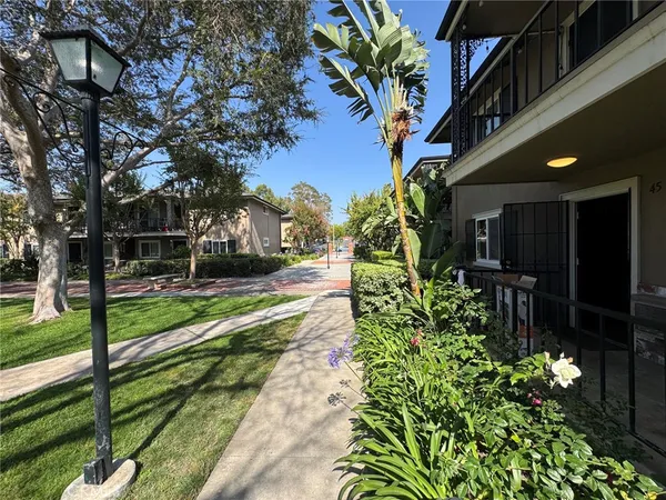 $589,800 | 660 South Glassell Street, Unit 45, Orange, CA 92866