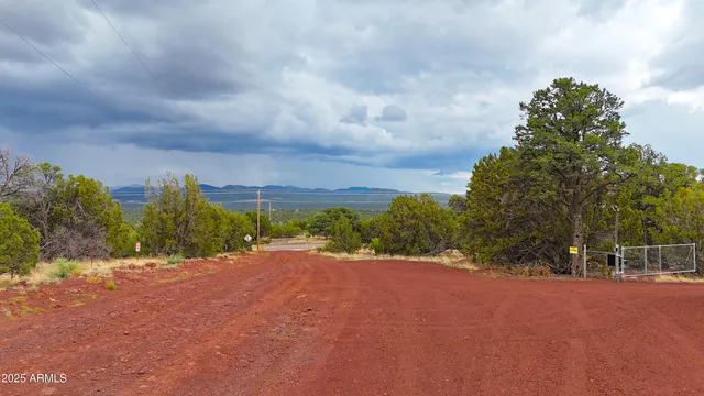 a view of an outdoor space with city view