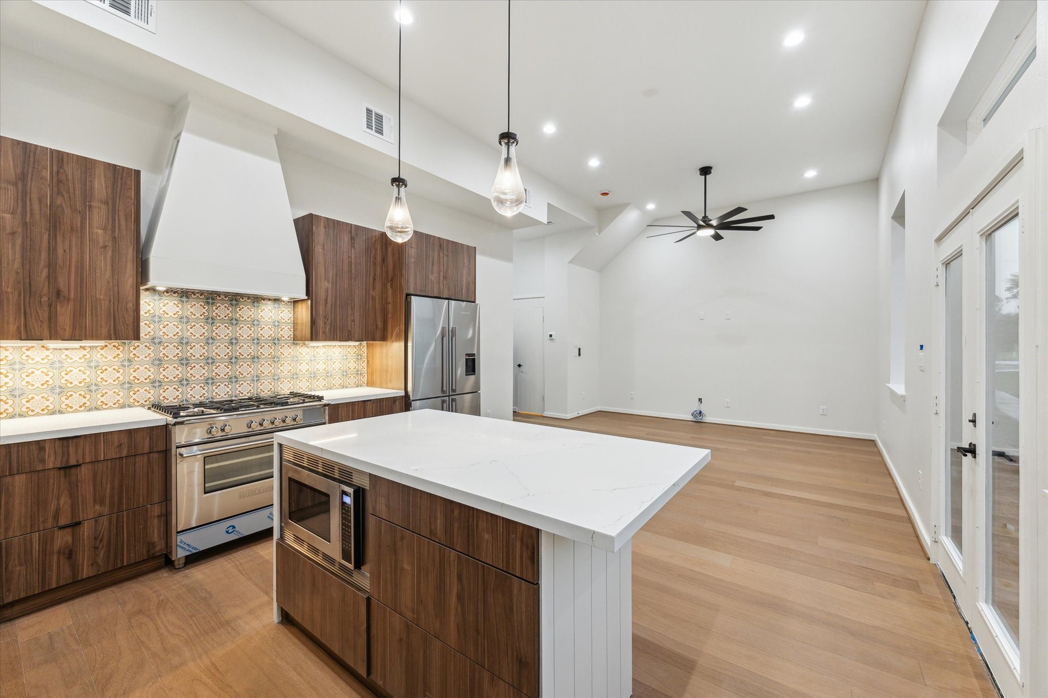 3909 Zina Way Houston, TX 77018 - Photo 12 of 21