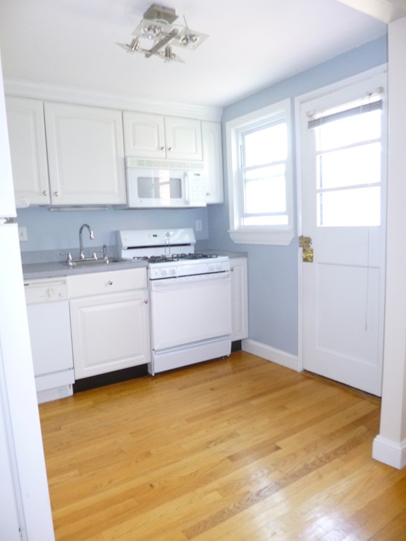 40 Newman Road, Unit 40 Malden, MA 02148 - Photo 4 of 12