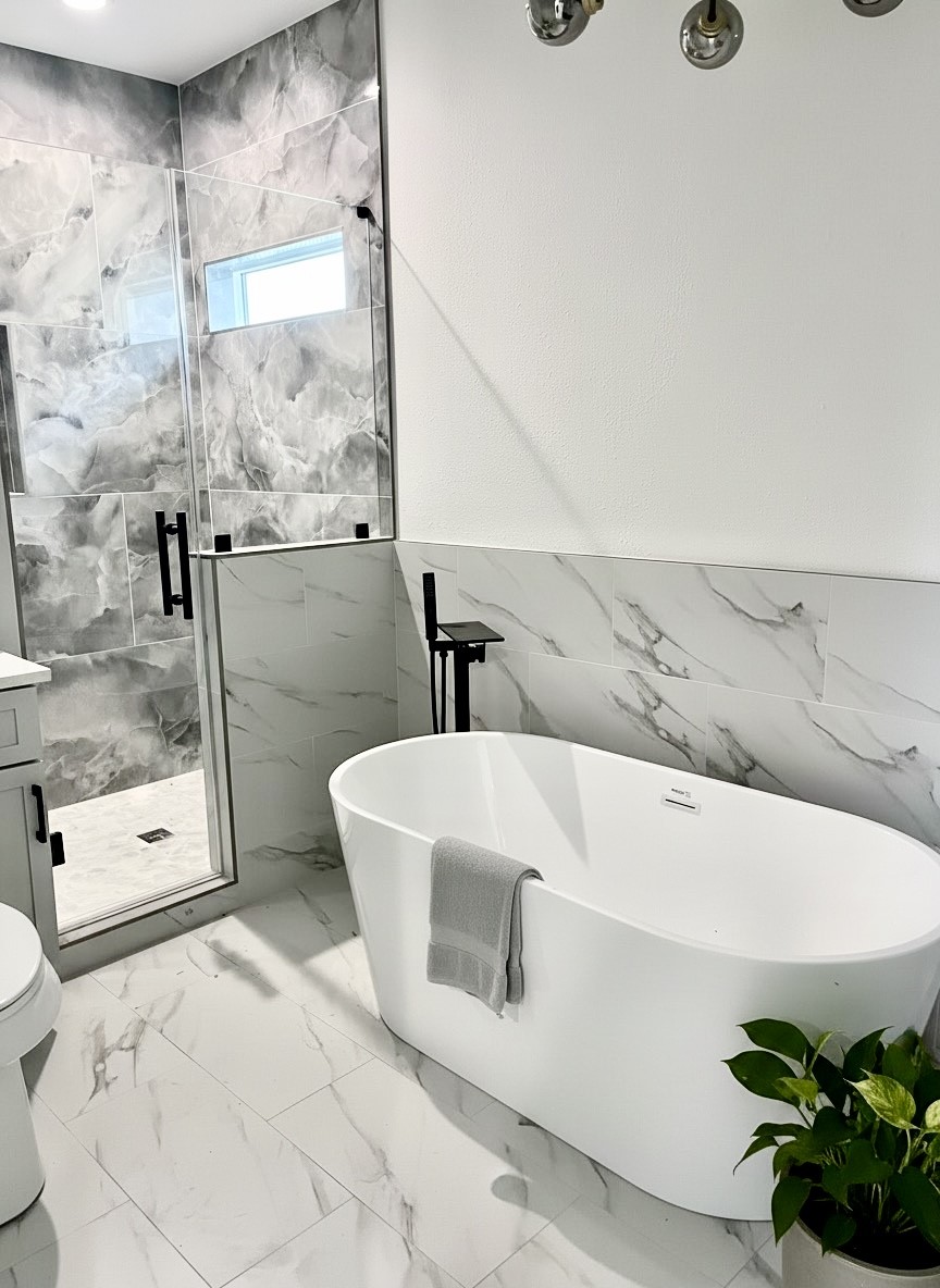 7008 Sidney Street Houston, TX 77021 - Photo 8 of 12 Owner's bath