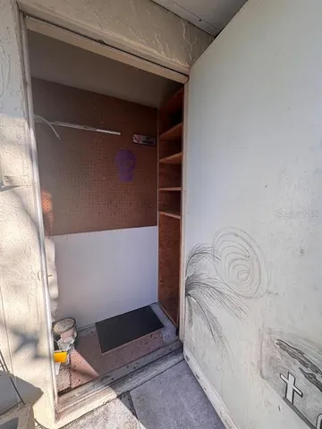 a view of utility room