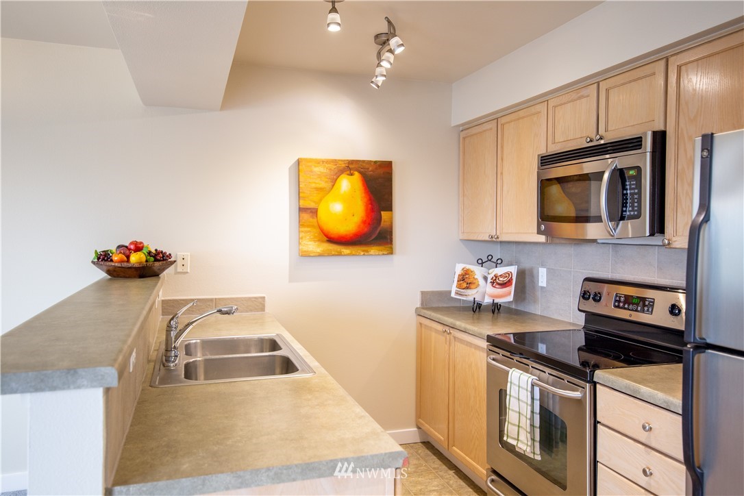 18930 Bothell Everett Highway, Unit F302 Bothell, WA 98012 - Photo 5 of 21