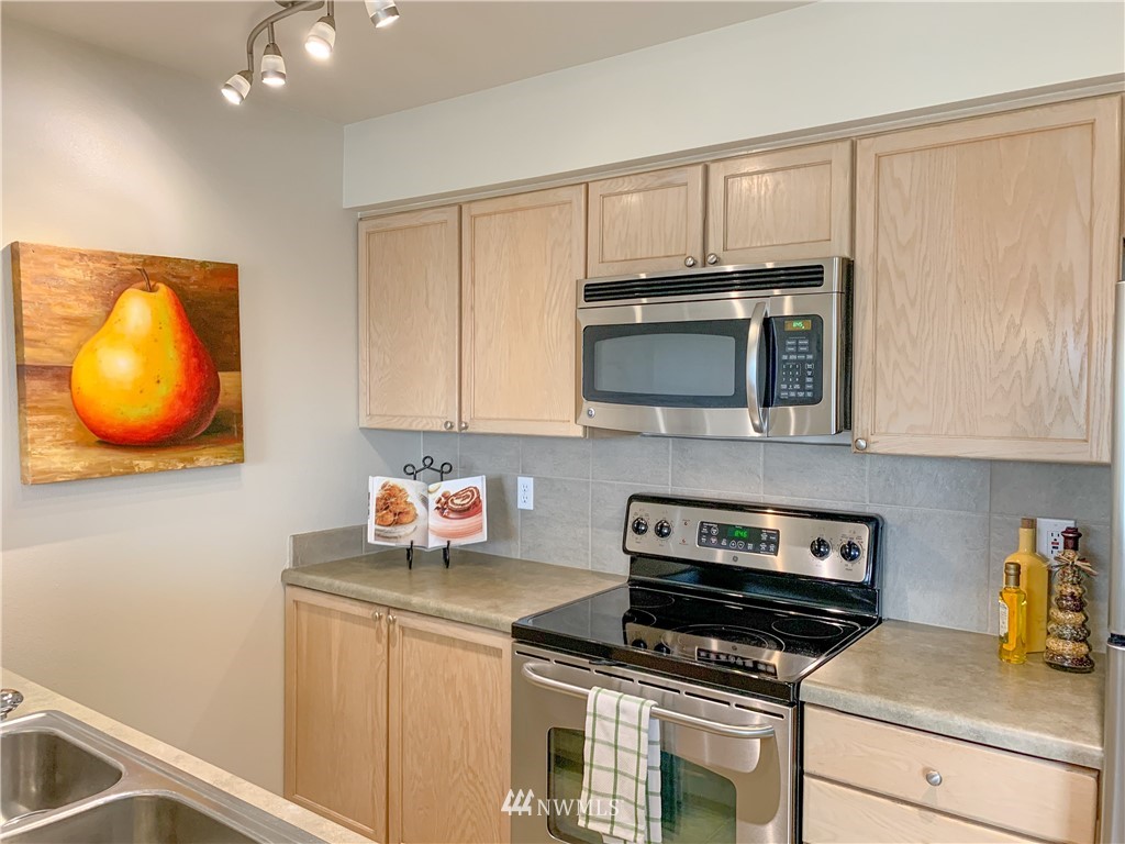 18930 Bothell Everett Highway, Unit F302 Bothell, WA 98012 - Photo 8 of 21