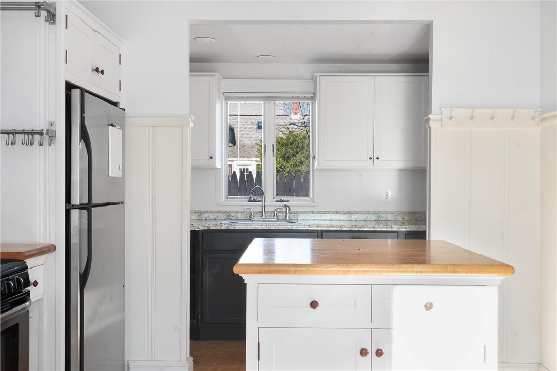 222 2nd Street East Providence, RI 02914 - Photo 5 of 27