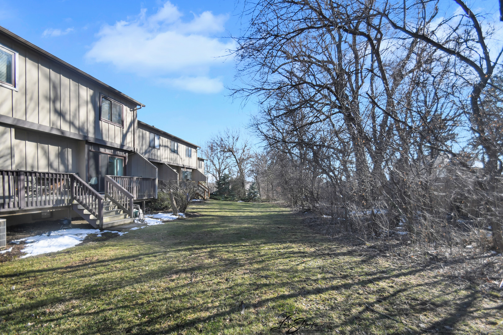1052 Florimond Drive Elgin, IL 60123 - Photo 24 of 24 a view of fountain in front of building