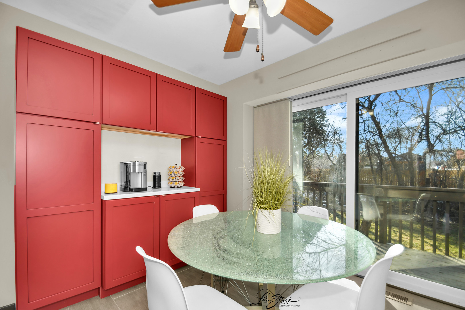 1052 Florimond Drive Elgin, IL 60123 - Photo 6 of 24 a dining room with a table and chairs