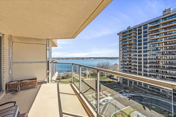 $410,000 | 17-85 215th Street, Unit 8G | Bay Terrace
