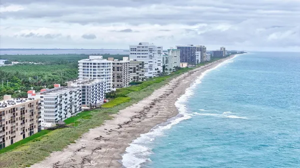 $2,500 | 200 North El Mar Drive, Unit B202, Jensen Beach, FL 34957