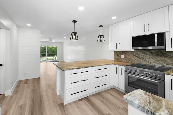 $2,500 | 200 North El Mar Drive, Unit B202, Jensen Beach, FL 34957