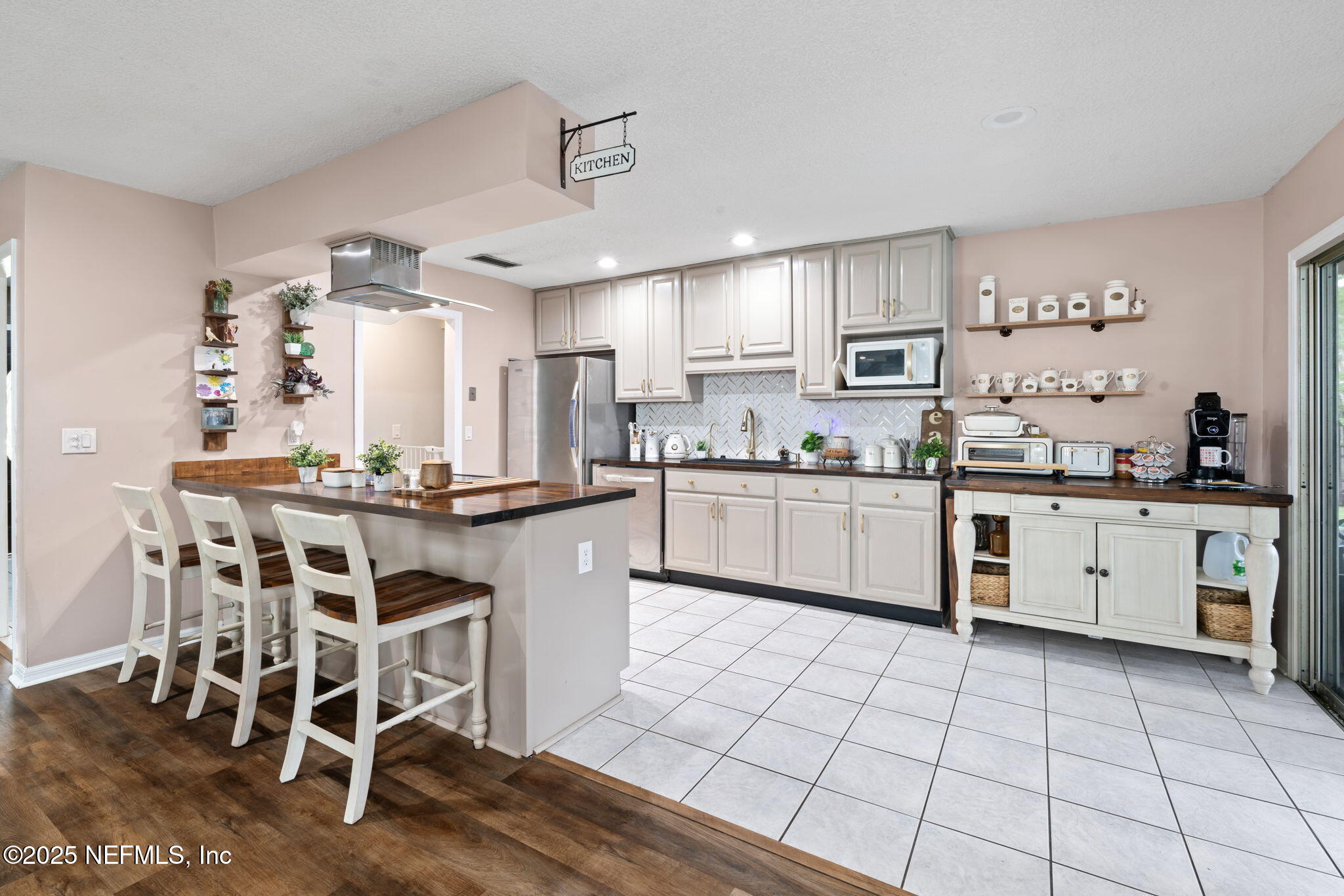 3336 Waverly Dock Road Jacksonville, FL 32223 - Photo 16 of 39 Breakfast bar