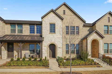 $330,000 | 320 Parkside Drive, Argyle, TX 76226