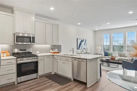 $330,000 | 320 Parkside Drive, Argyle, TX 76226