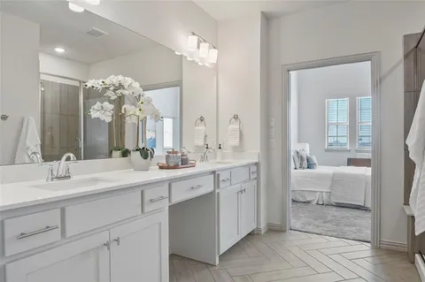 $330,000 | 320 Parkside Drive, Argyle, TX 76226