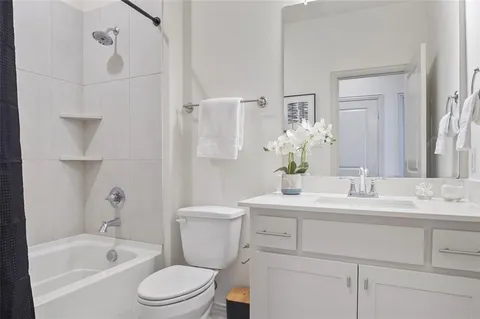 $330,000 | 320 Parkside Drive, Argyle, TX 76226