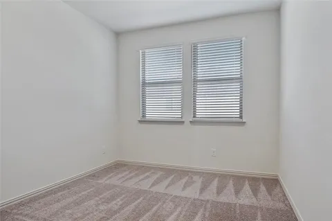 $330,000 | 320 Parkside Drive, Argyle, TX 76226