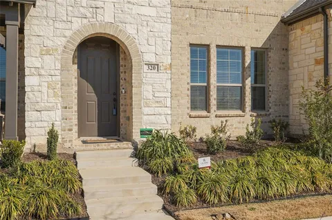 $330,000 | 320 Parkside Drive, Argyle, TX 76226
