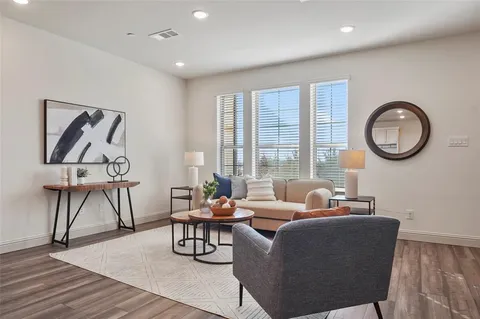 $330,000 | 320 Parkside Drive, Argyle, TX 76226