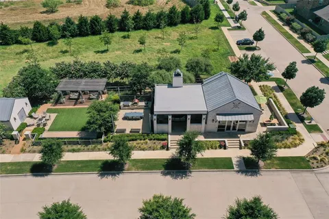 $330,000 | 320 Parkside Drive, Argyle, TX 76226