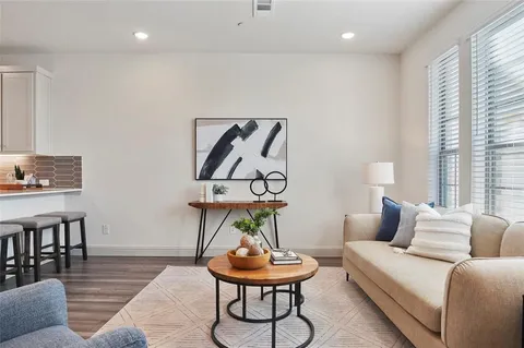 $330,000 | 320 Parkside Drive, Argyle, TX 76226