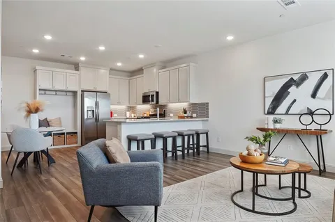 $330,000 | 320 Parkside Drive, Argyle, TX 76226