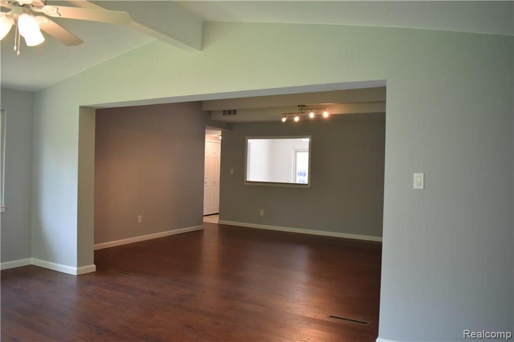 38 Bellarmine Drive Rochester, MI 48309 - Photo 9 of 22