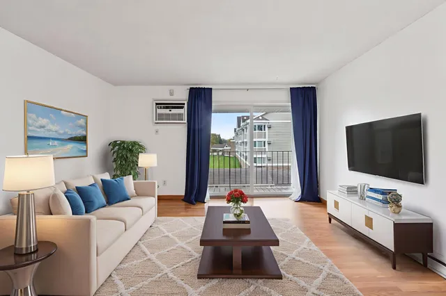 $132,500 | 14115 Pennock Avenue, Unit 301, Apple Valley, MN 55124