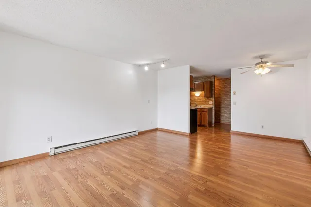 $132,500 | 14115 Pennock Avenue, Unit 301, Apple Valley, MN 55124