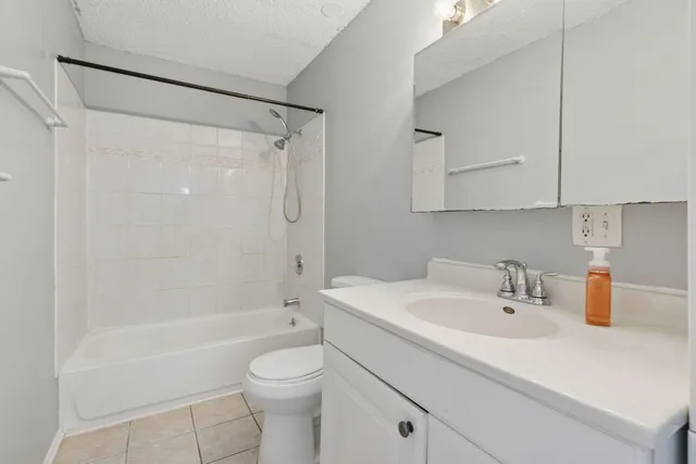 $132,500 | 14115 Pennock Avenue, Unit 301, Apple Valley, MN 55124