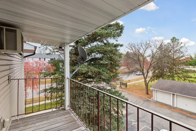 $132,500 | 14115 Pennock Avenue, Unit 301, Apple Valley, MN 55124