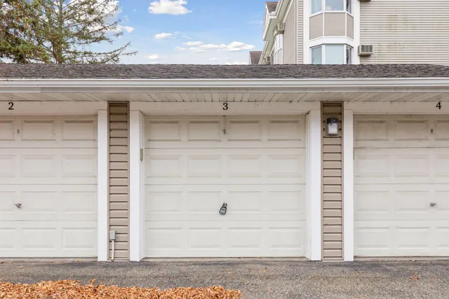 $132,500 | 14115 Pennock Avenue, Unit 301, Apple Valley, MN 55124