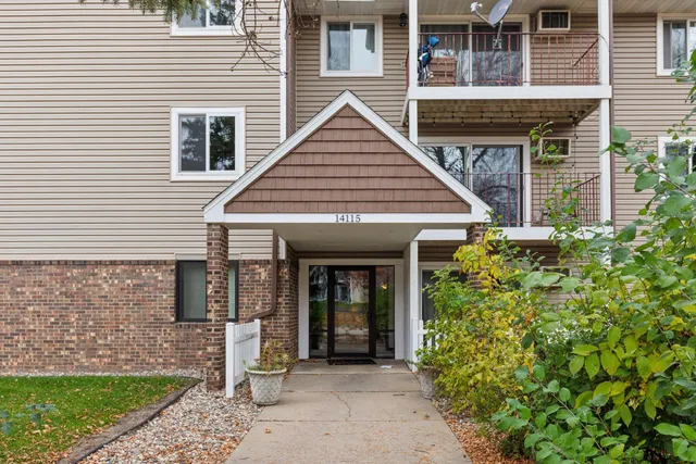 $132,500 | 14115 Pennock Avenue, Unit 301, Apple Valley, MN 55124