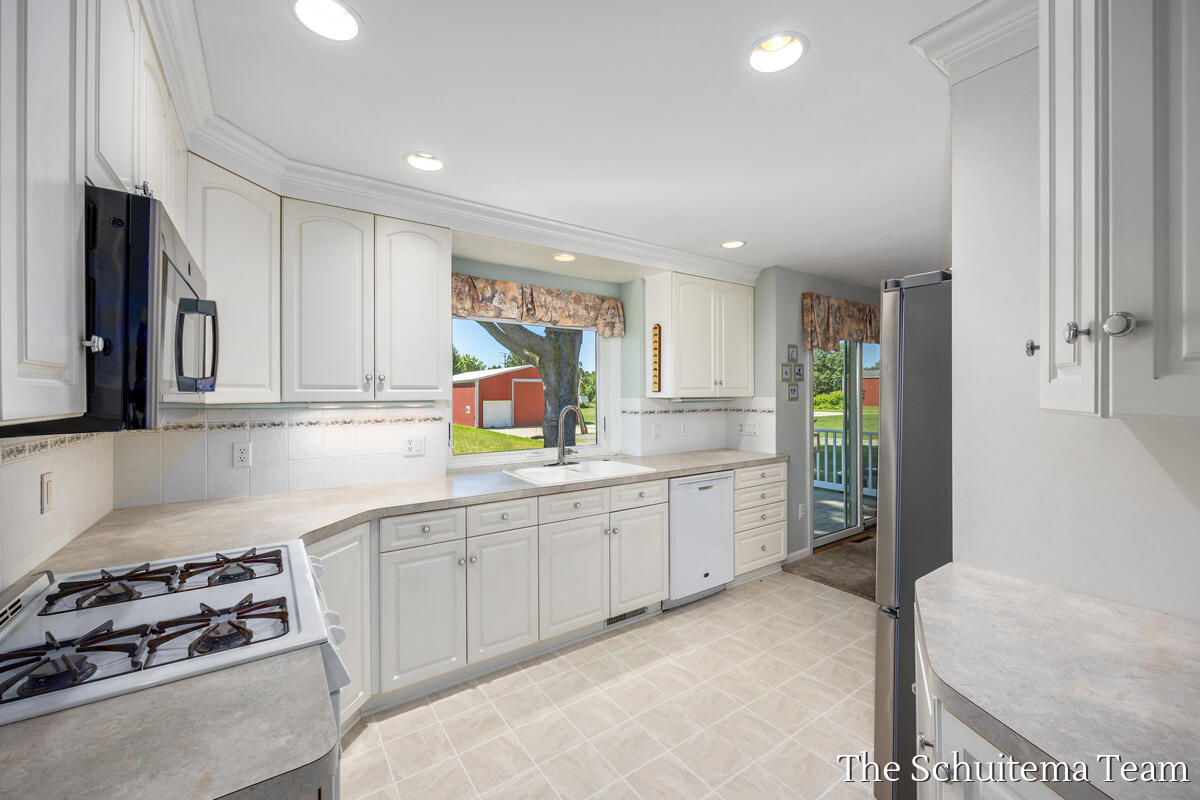 4526 Bauer Road Hudsonville, MI 49426 - Photo 9 of 46 4526-Bauer_013