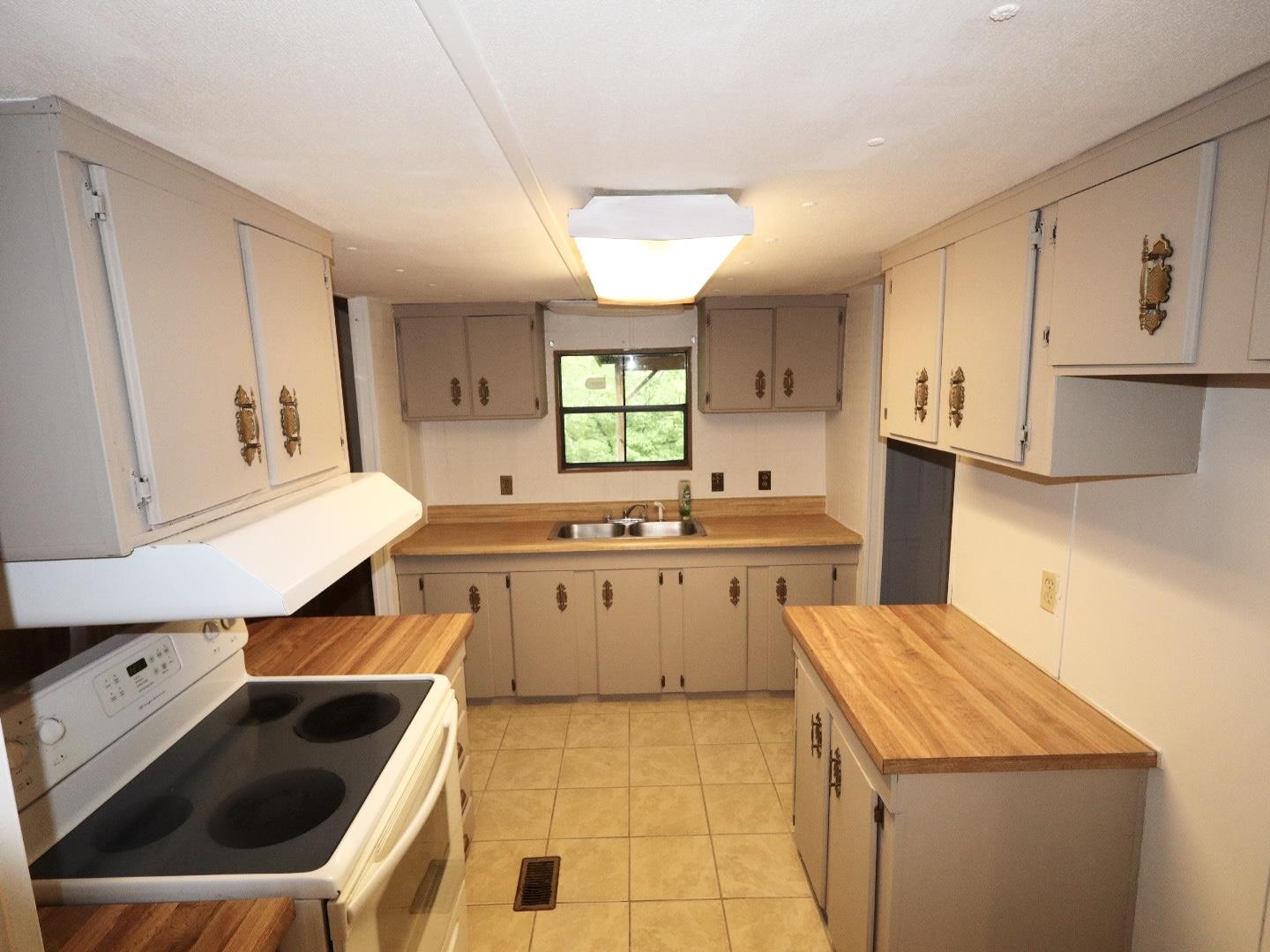 390 Abernathy Road Inman, SC 29349 - Photo 8 of 29