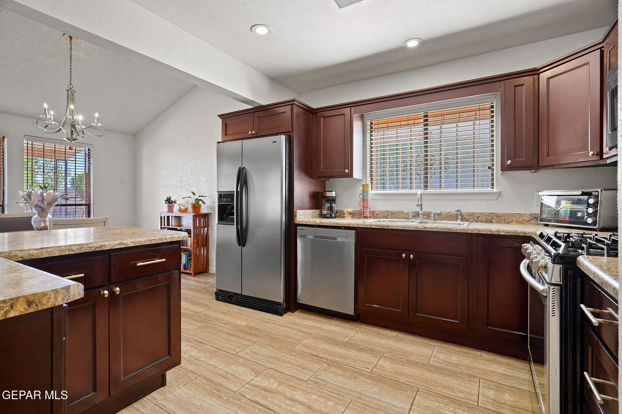 11230 Red Hawk Lane El Paso, TX 79936 - Photo 6 of 40 12-web-or-mls-DSC05793