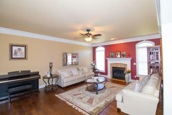 $655,000 | 2084 Long Cove Circle, Newburgh, IN 47630