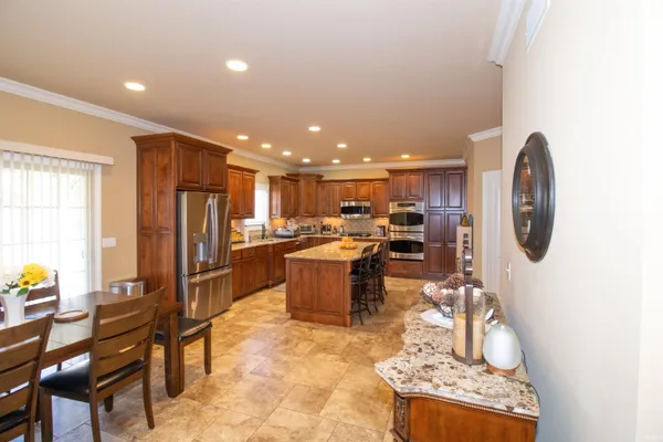 $655,000 | 2084 Long Cove Circle, Newburgh, IN 47630