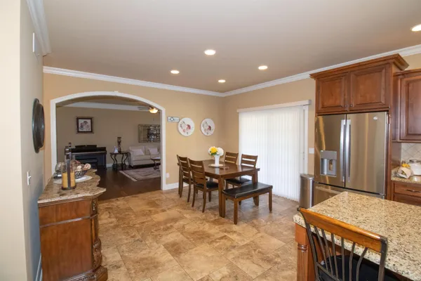 $655,000 | 2084 Long Cove Circle, Newburgh, IN 47630