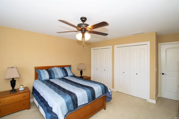 $655,000 | 2084 Long Cove Circle, Newburgh, IN 47630