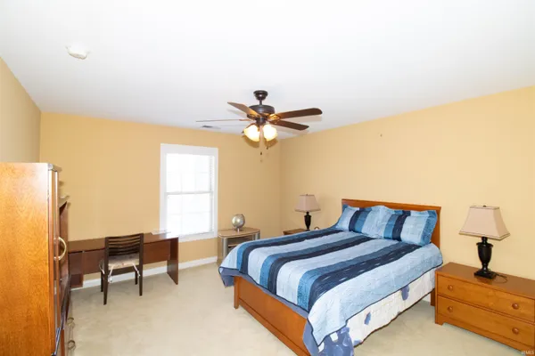 $655,000 | 2084 Long Cove Circle, Newburgh, IN 47630