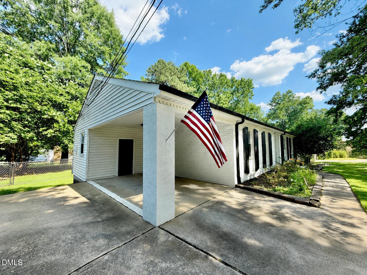 705 Kildaire Farm Road Cary, NC 27511 - Photo 3 of 29 CA0E4865-2833-43DA-877E-67D6765D5F5C