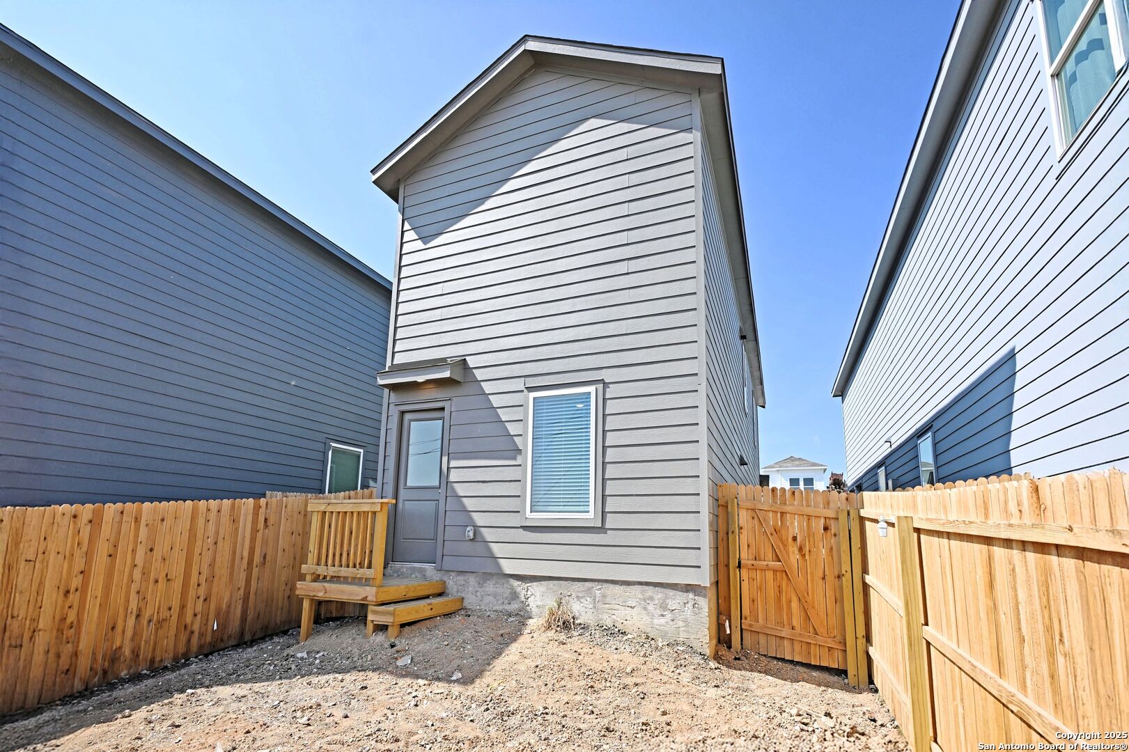5014 Winecup Cove Converse, TX 78109 - Photo 10 of 25 a backyard of a house with seating space