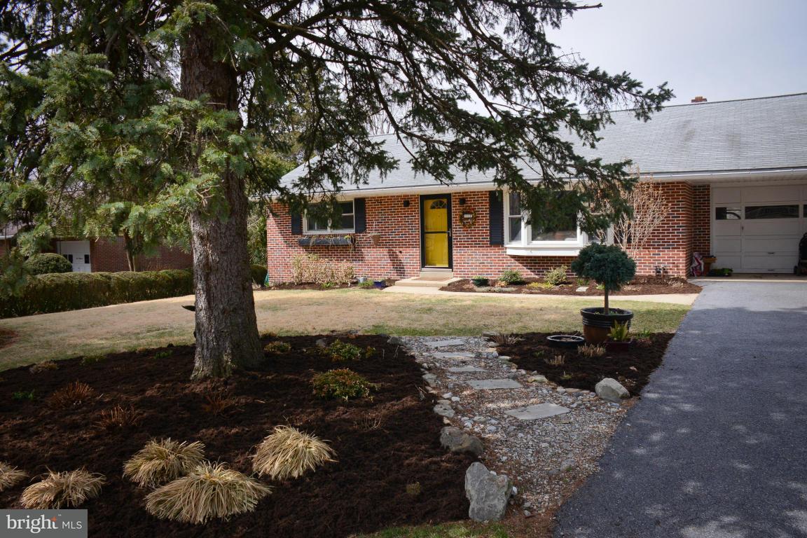 113 North New Street Lititz, PA 17543 - Photo 1 of 19