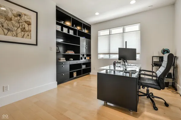 $660,000 | 4598 South Ridgeview Drive, Greenfield, IN 46140