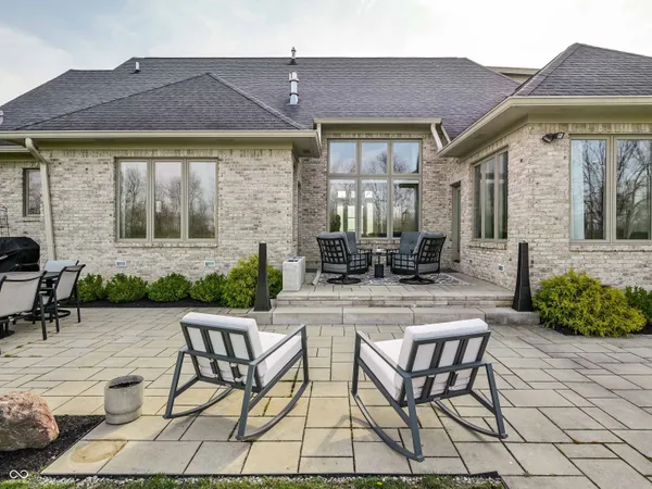 $660,000 | 4598 South Ridgeview Drive, Greenfield, IN 46140